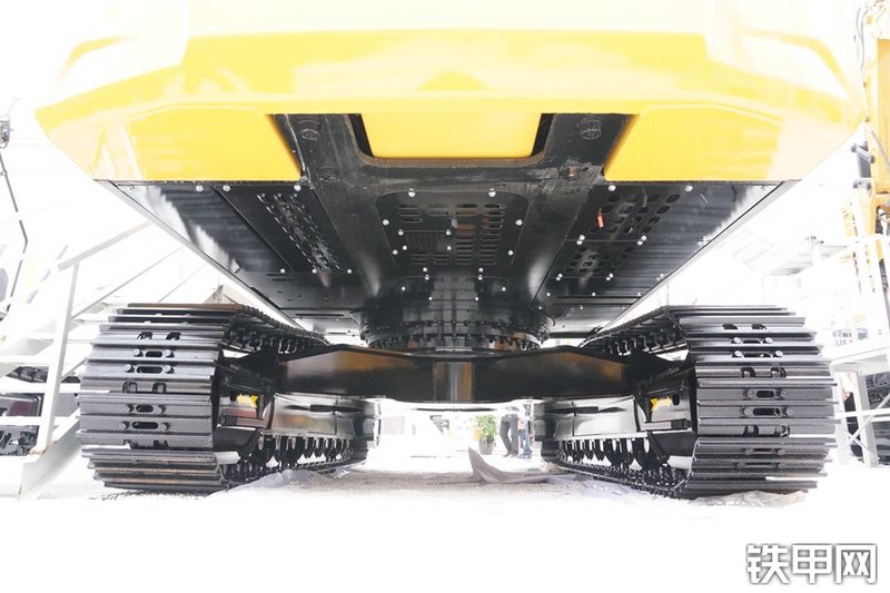 三一重工SY395H挖掘机局部