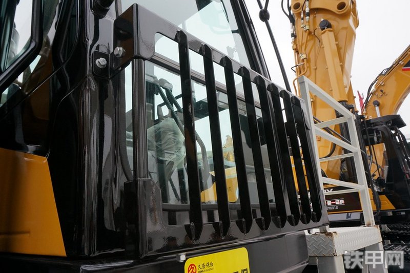 三一重工SY395H挖掘机局部