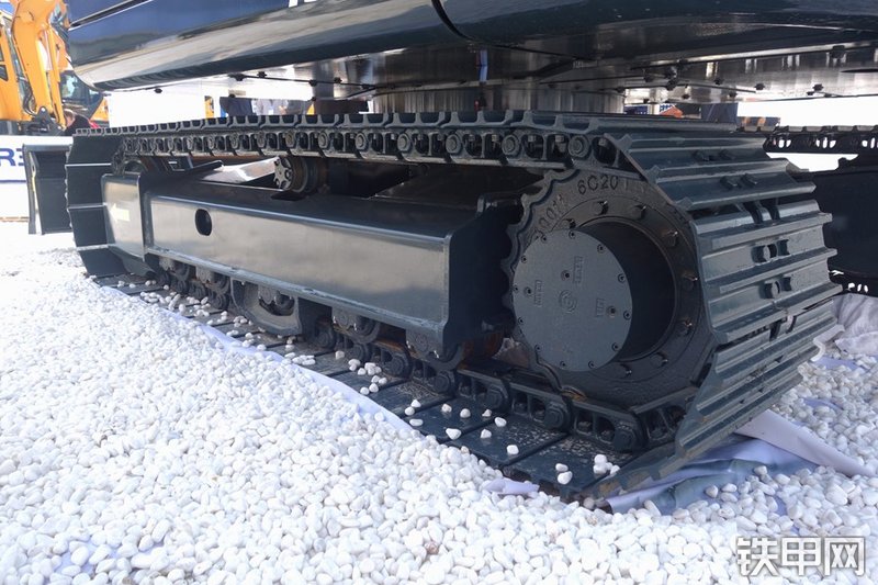 现代R75BVS挖掘机局部