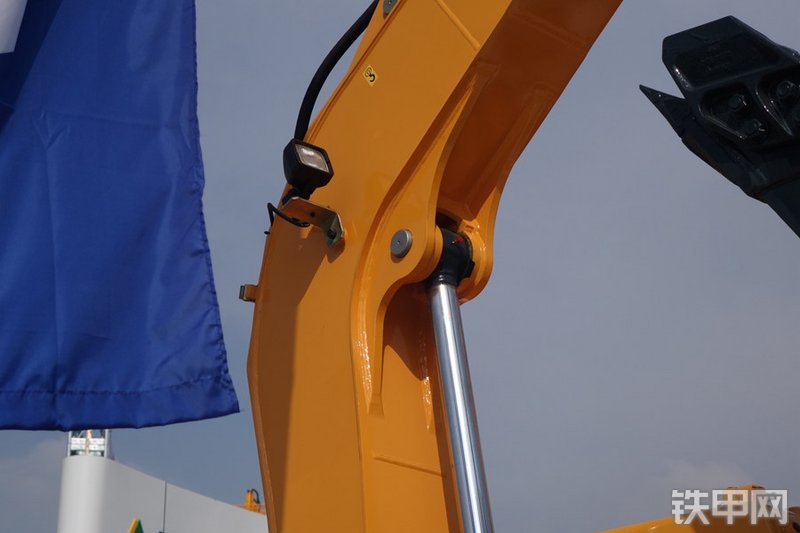 现代R75BVS挖掘机局部