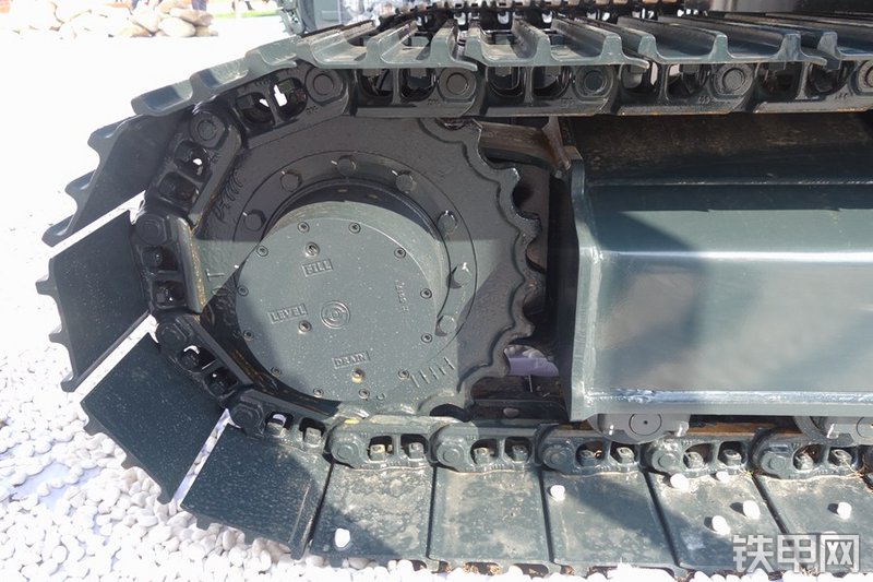 现代R75BVS挖掘机局部