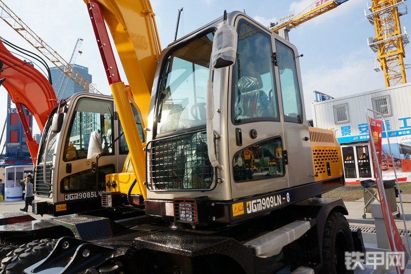晋工JGM909LN-8挖掘机局部