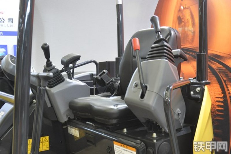 洋马VIO25-6挖掘机局部