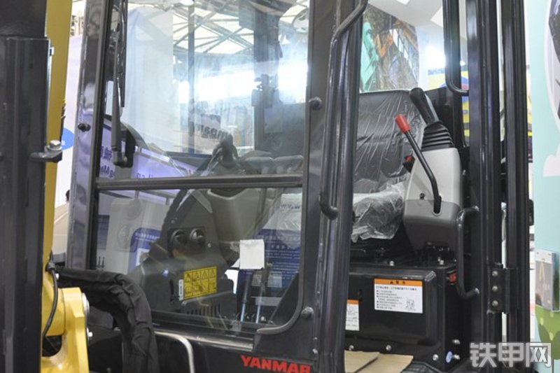 洋马VIO50-6B挖掘机局部