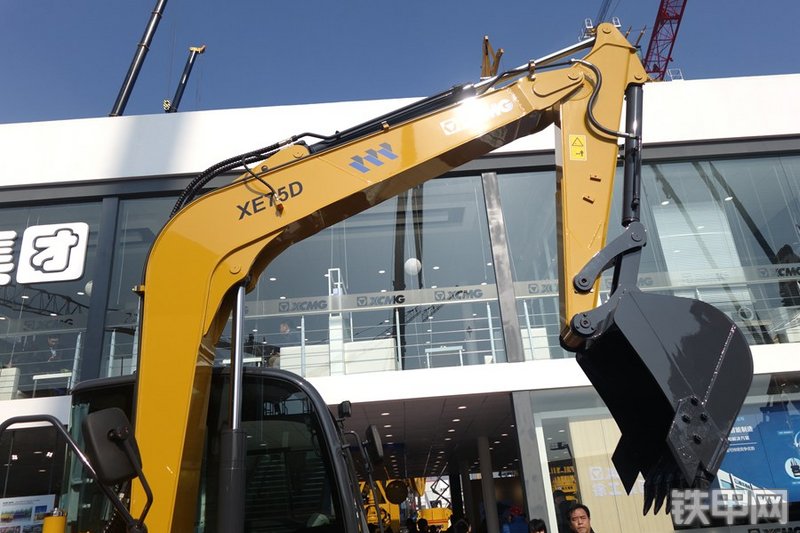 徐工XE75D挖掘机局部