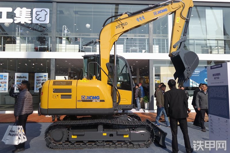 徐工XE75D挖掘机整机外观