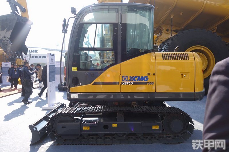 徐工XE75D挖掘机整机外观