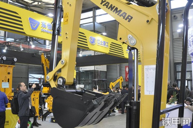 洋马VIO25-6挖掘机局部