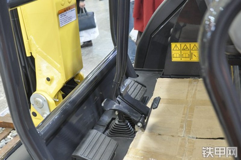 洋马VIO25-6挖掘机局部