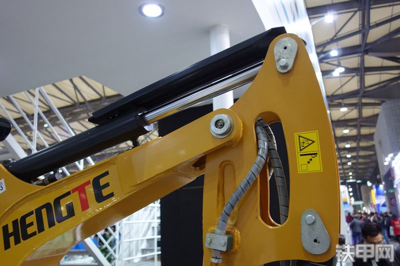 恒特重工HT21挖掘机局部