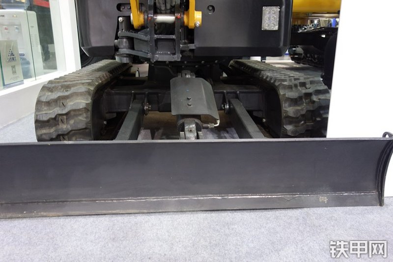 恒特重工HT21挖掘机局部