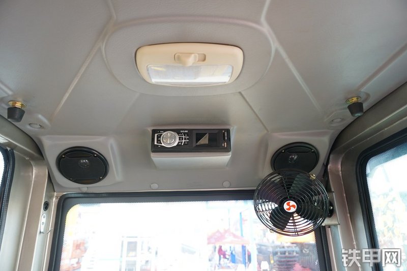 晋工JGM909LN-8挖掘机局部