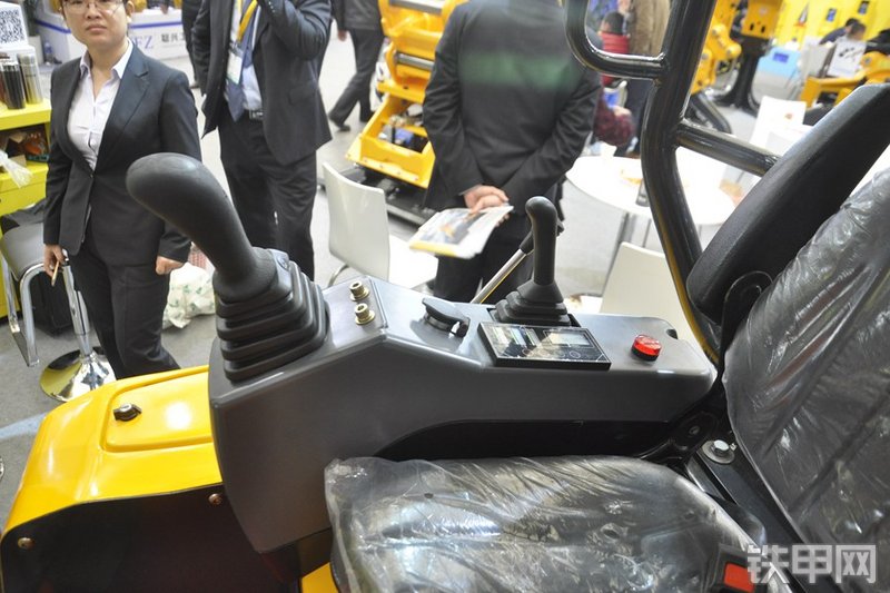 嘉和重工JH20挖掘机局部