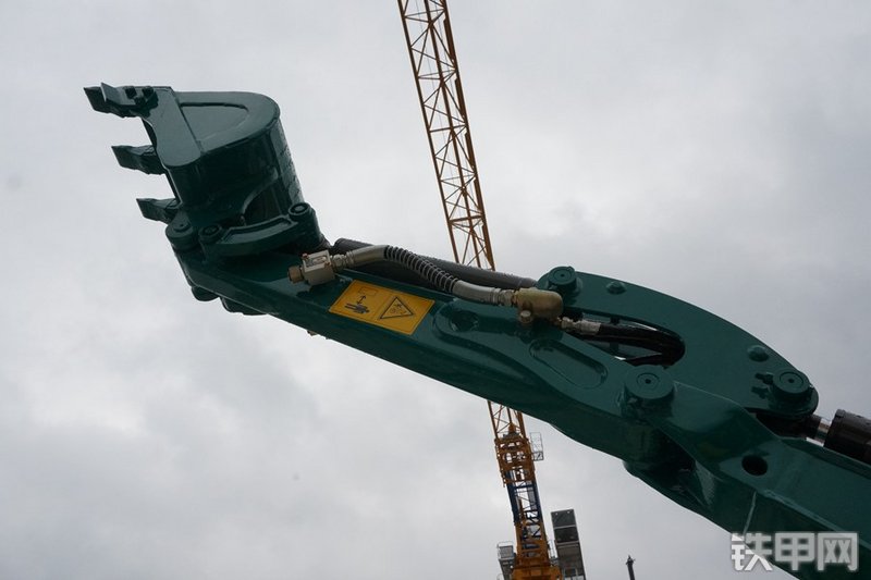 雷沃重工FR18E-U挖掘机局部