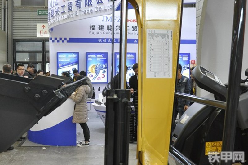 洋马VIO25-6挖掘机局部