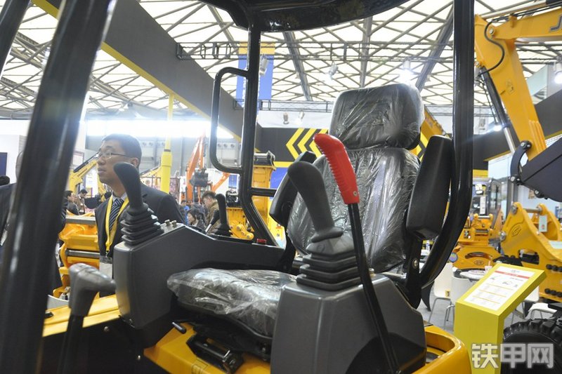 嘉和重工JH20挖掘机局部