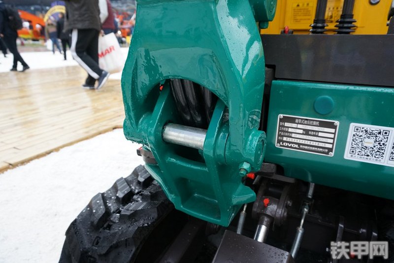 雷沃重工FR18E-U挖掘机局部