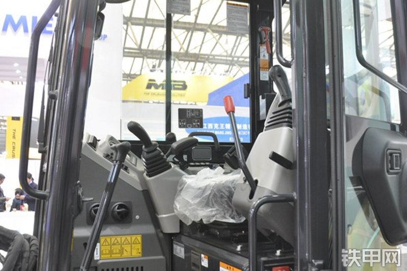 洋马VIO50-6B挖掘机局部