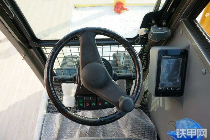 晋工JGM909LN-8挖掘机局部