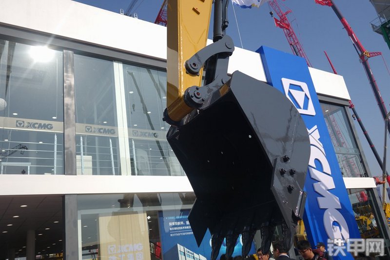 徐工XE75D挖掘机局部