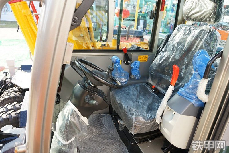 晋工JGM909LN-8挖掘机局部