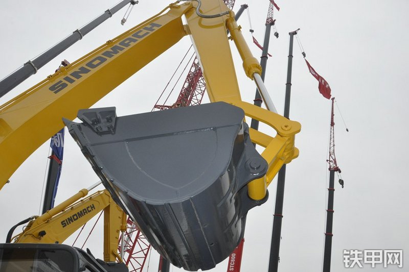 国机重工GE150H挖掘机局部