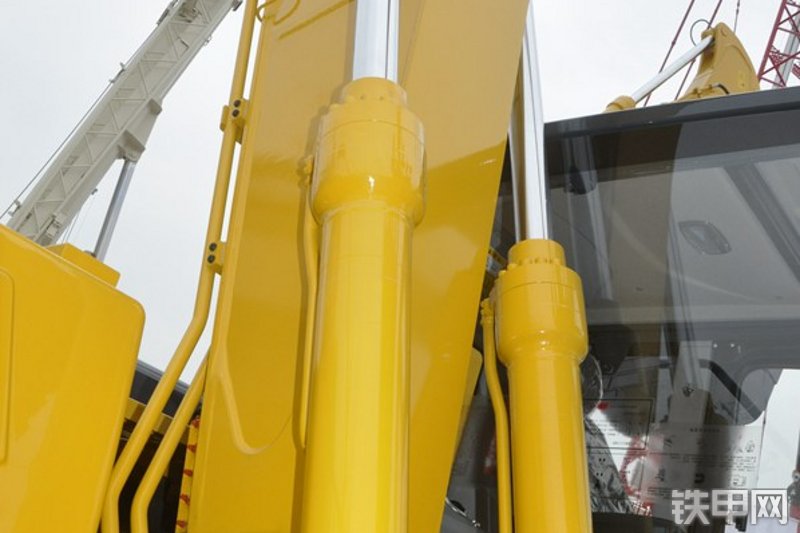 国机重工GE150H挖掘机局部