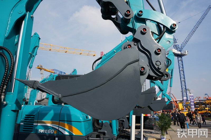 山河智能SWE40UB挖掘机局部