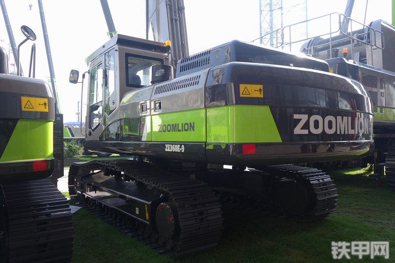 中联重科ZE360E-9挖掘机局部