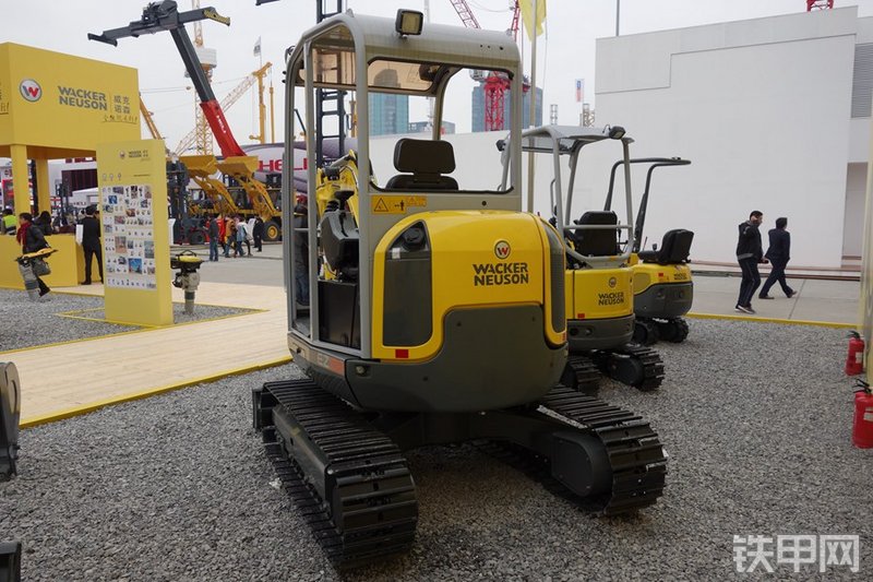 威克诺森EZ28挖掘机整机外观