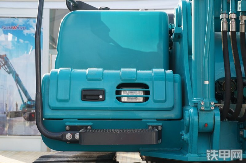 山河智能SWE235ES挖掘机局部