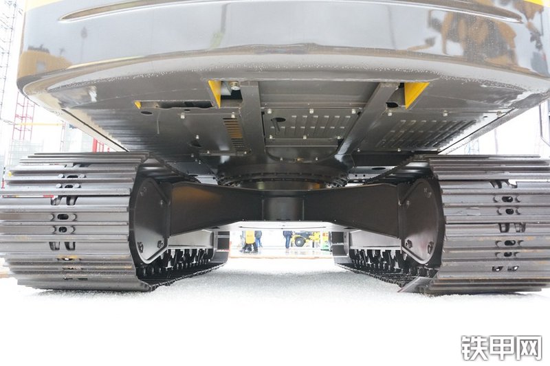 雷沃重工FR170E挖掘机局部