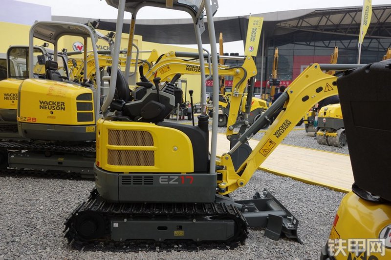 威克诺森EZ17挖掘机整机外观