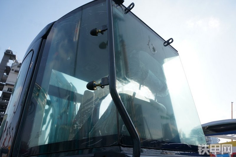 山河智能SWE40UB挖掘机局部