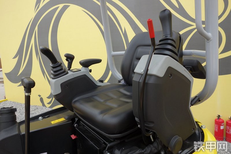 威克诺森EZ17挖掘机局部