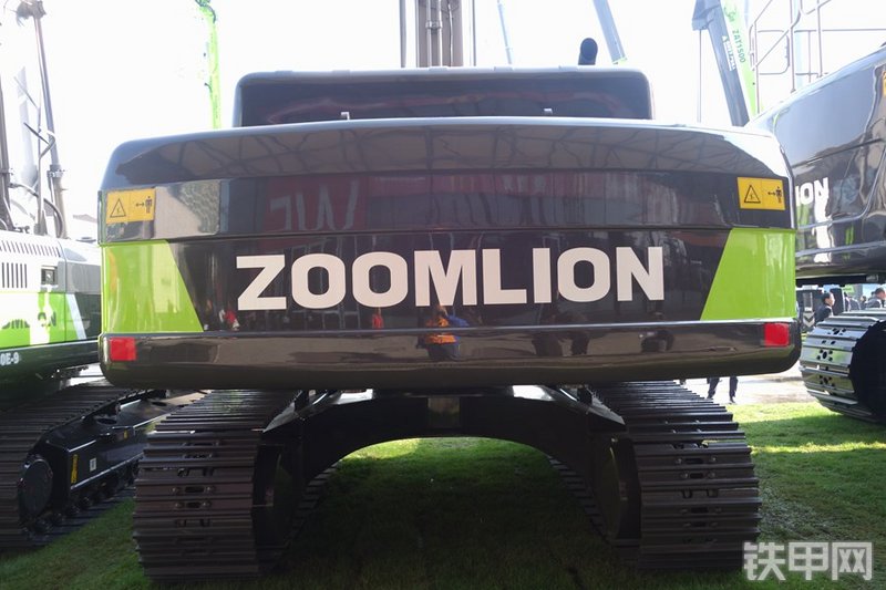 中联重科ZE360E-9挖掘机局部