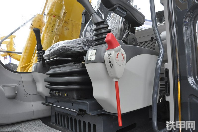 国机重工GE150H挖掘机局部