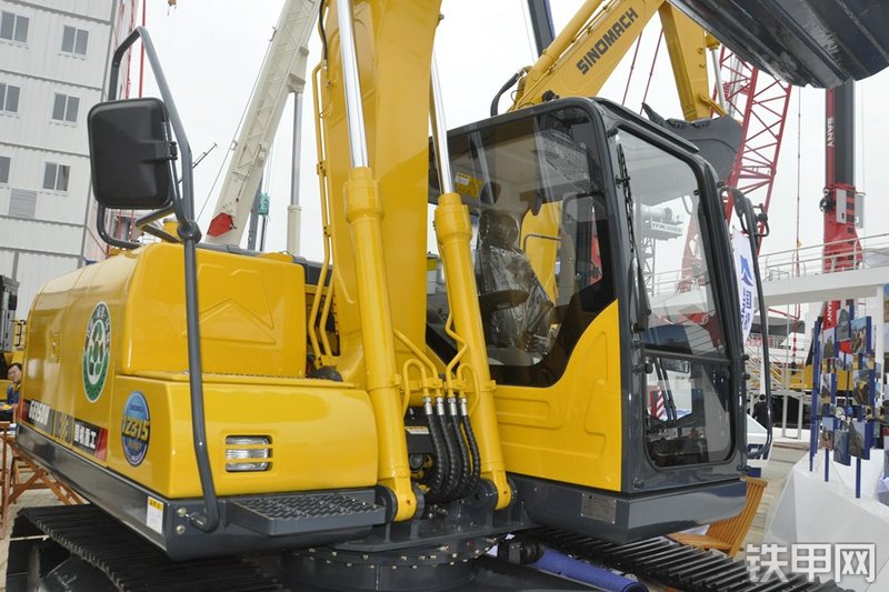 国机重工GE150H挖掘机整机外观