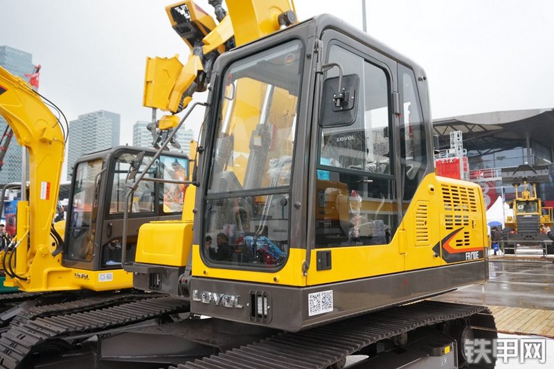 雷沃重工FR170E挖掘机整机外观