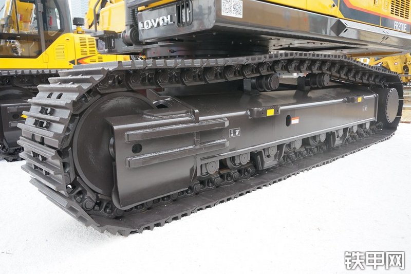 雷沃重工FR370E挖掘机局部