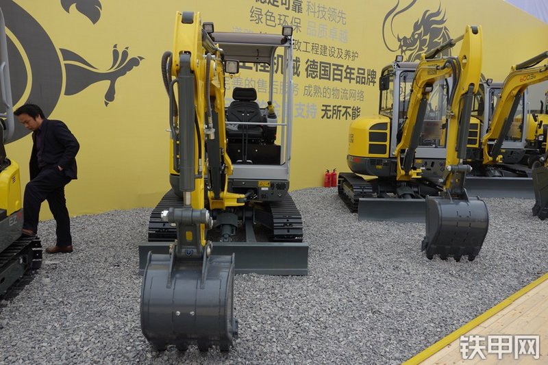 威克诺森EZ28挖掘机整机外观