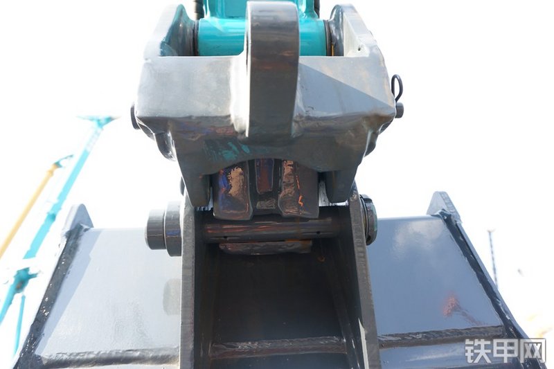 山河智能SWE40UB挖掘机局部