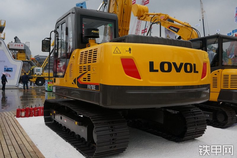 雷沃重工FR170E挖掘机整机外观