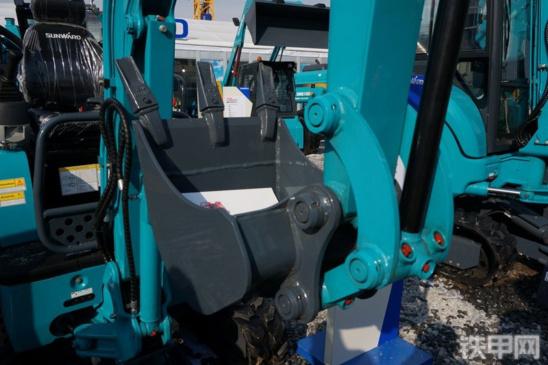 山河智能SWE18UB挖掘机整机外观