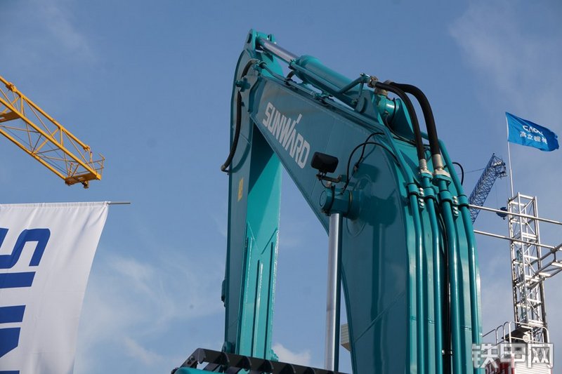 山河智能SWE235ES挖掘机局部