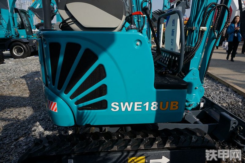 山河智能SWE18UB挖掘机局部