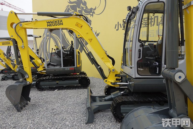 威克诺森EZ38挖掘机整机外观