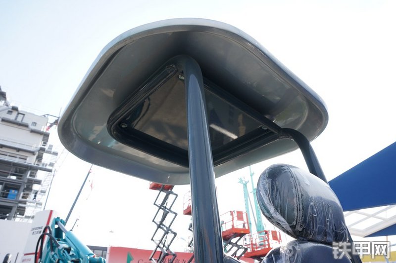 山河智能SWE18UB挖掘机局部