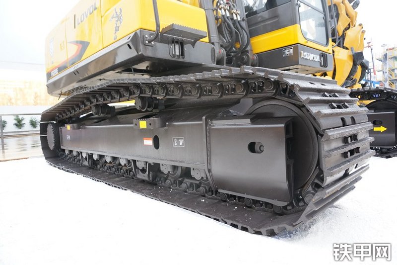 雷沃重工FR220E挖掘机局部