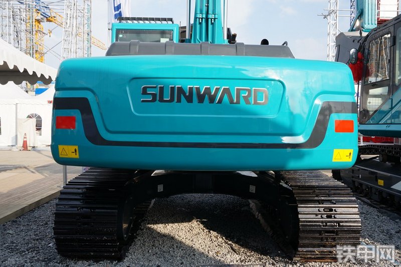 山河智能SWE235ES挖掘机整机外观